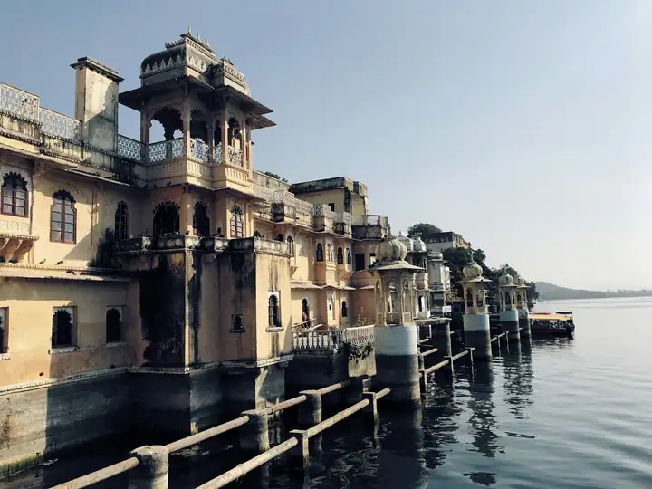 Pre-Wedding Shoot Locations in Udaipur Every Couple Will Love